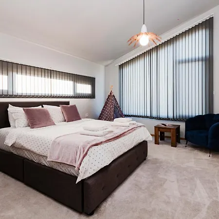 Villa Alexandra Family Estate