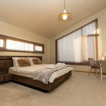 Alexandra Family Estate Villa
