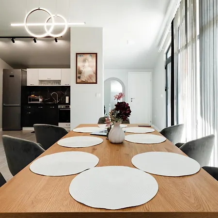 Villa Alexandra Family Estate *