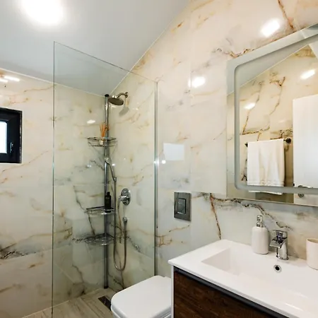Villa Alexandra Family Estate